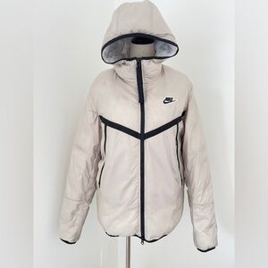 Nike mens Gray Hooded Puffer Jacket, size M